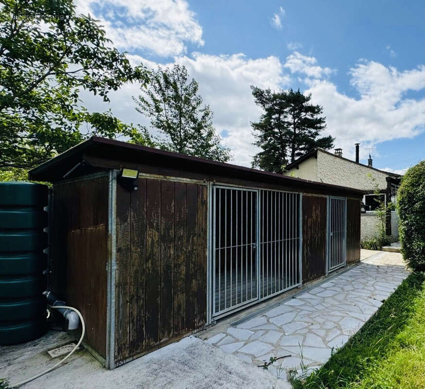 Maison à BAZOCHES-SUR-LE-BETZ