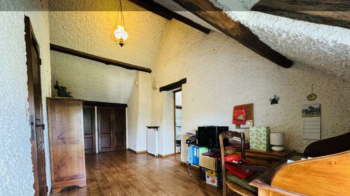 Maison à BAZOCHES-SUR-LE-BETZ