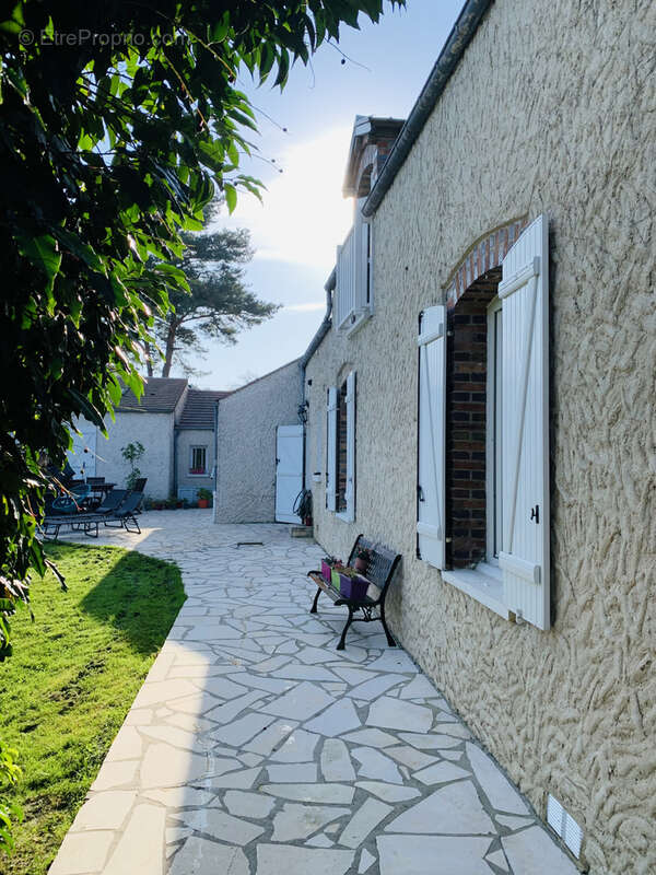 Maison à BAZOCHES-SUR-LE-BETZ