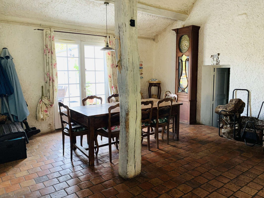 Maison à BAZOCHES-SUR-LE-BETZ