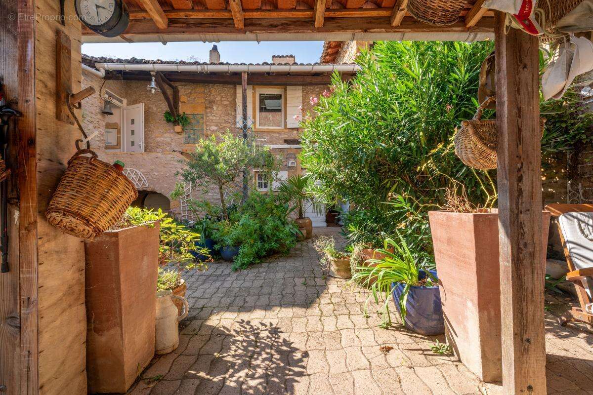 Maison à SAINT-GERMAIN-SUR-L&#039;ARBRESLE