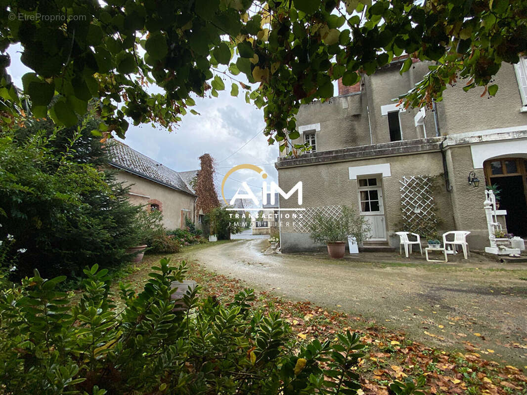 Maison à SAVIGNE-SUR-LATHAN