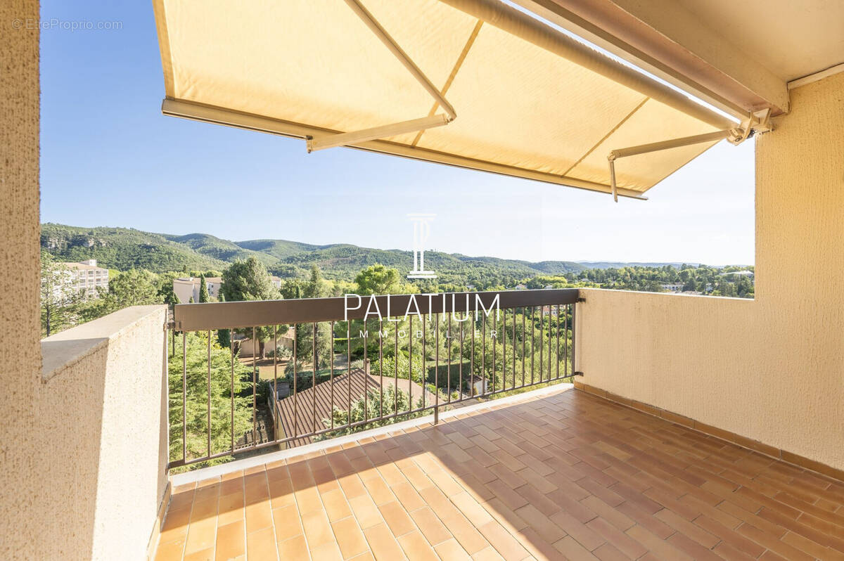 Appartement à GREOUX-LES-BAINS