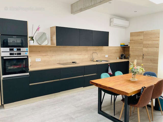 Commerce à CARQUEIRANNE