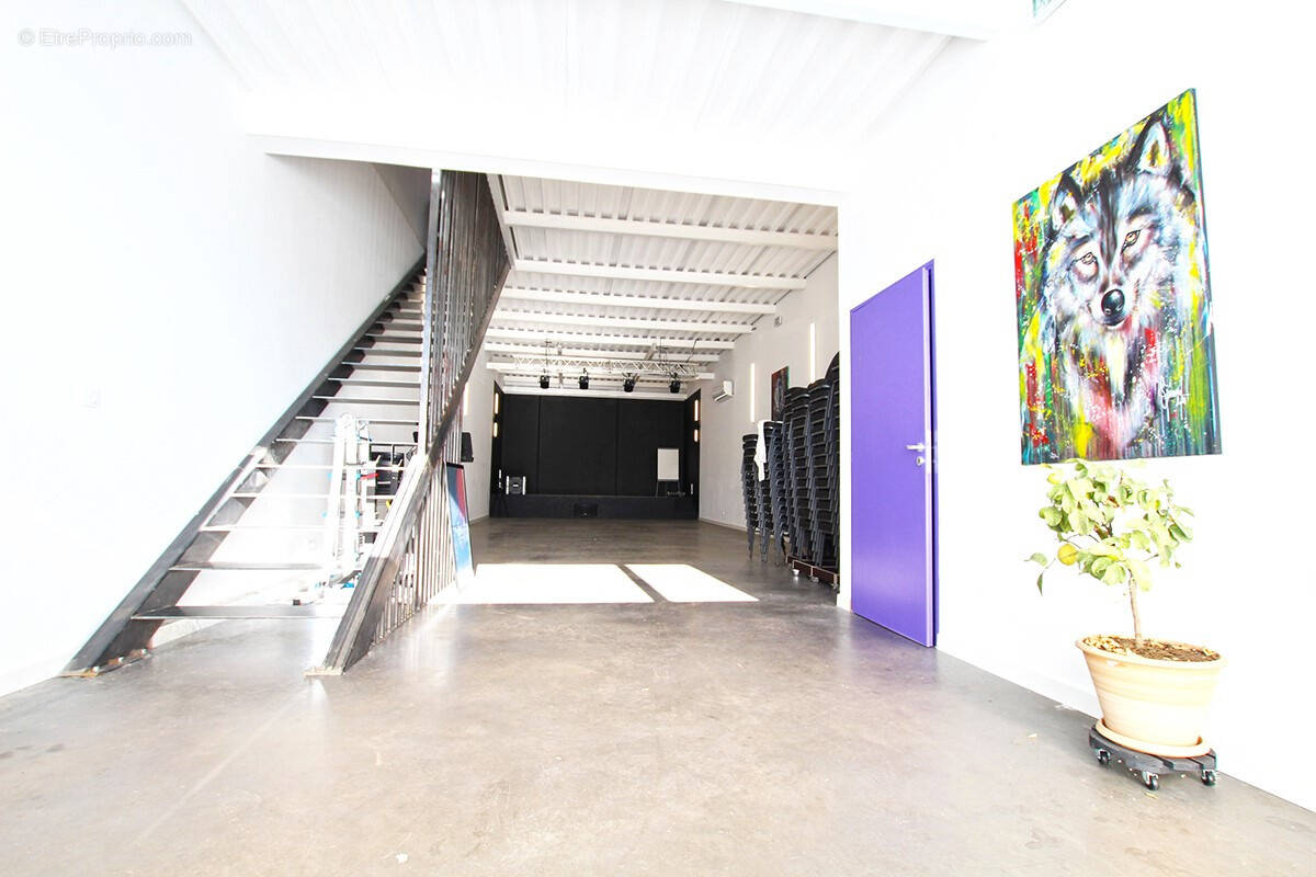 Commerce à CARQUEIRANNE