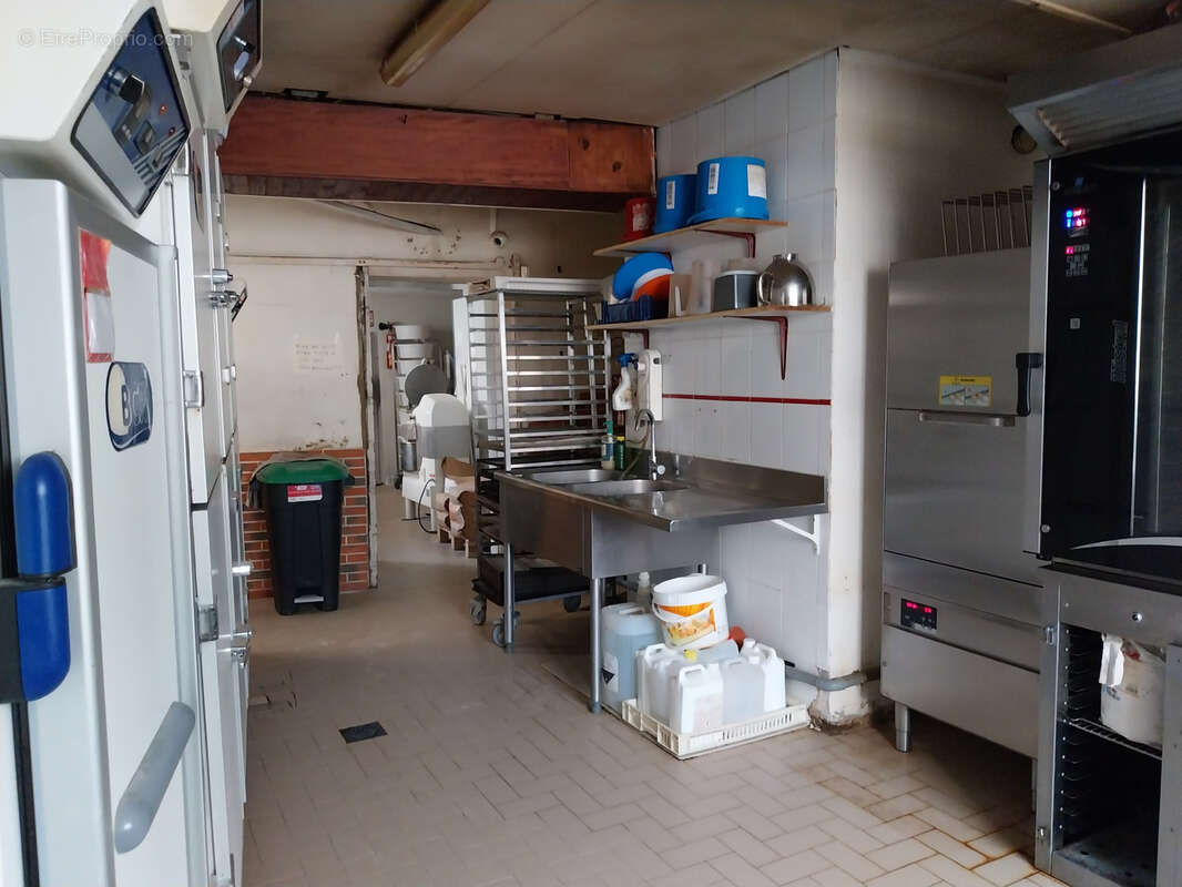 Commerce à JASSERON