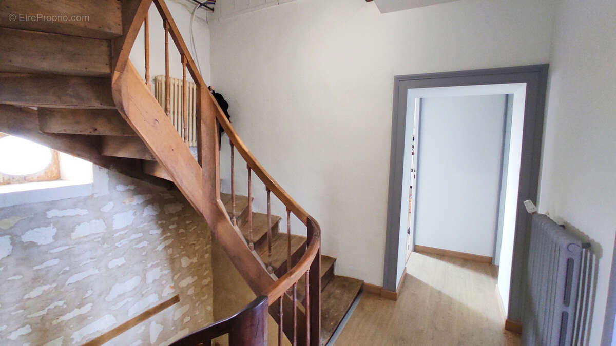 Maison à SAINT-GERVAIS-LES-TROIS-CLOCHERS