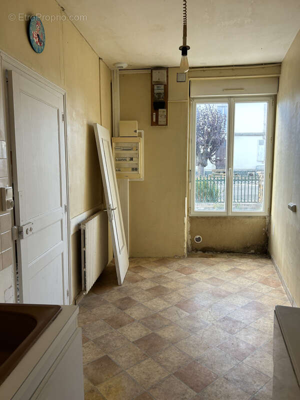 Maison à SAINT-COSME-EN-VAIRAIS