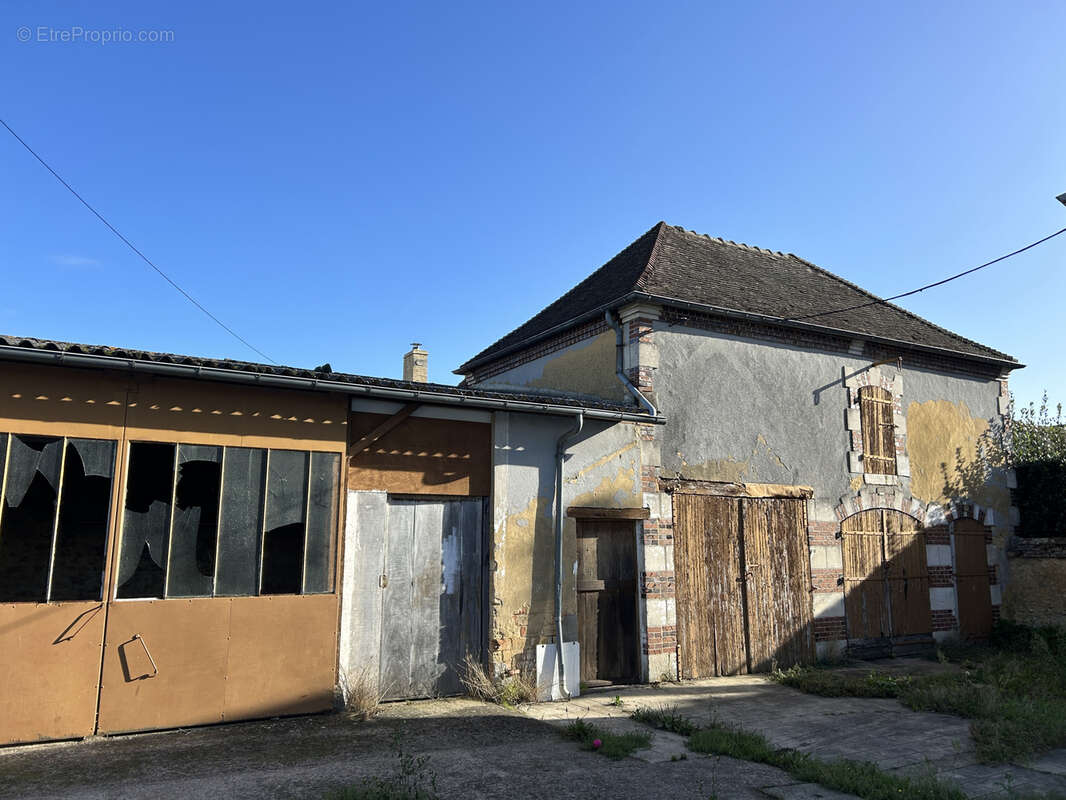 Maison à SAINT-COSME-EN-VAIRAIS