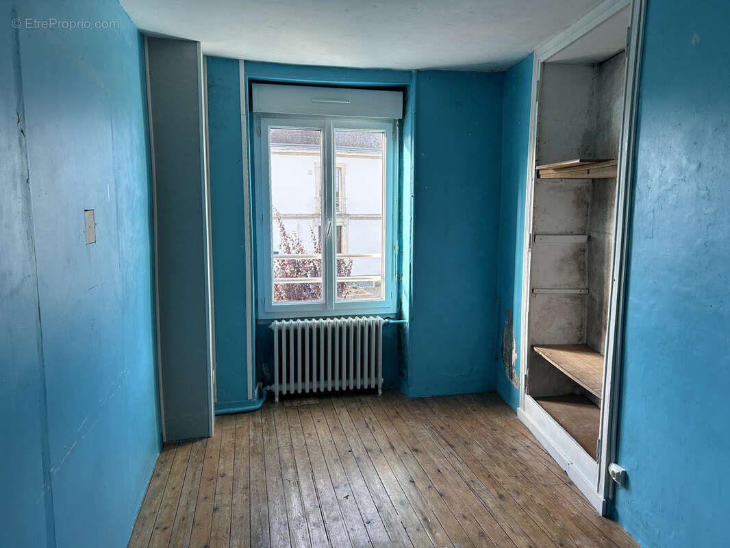 Maison à SAINT-COSME-EN-VAIRAIS