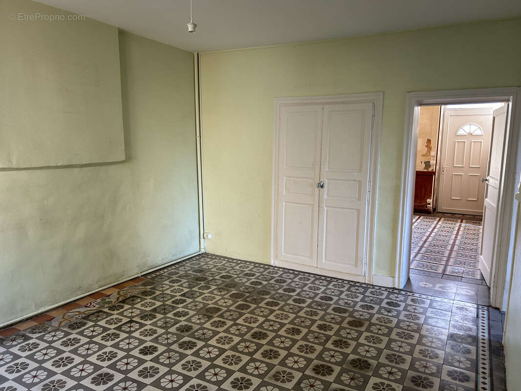 Maison à SAINT-COSME-EN-VAIRAIS