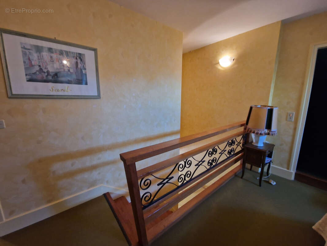 Maison à DUN-SUR-AURON