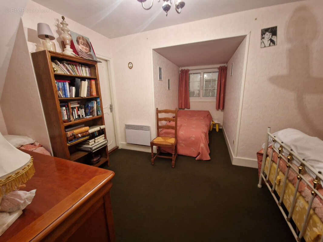 Maison à DUN-SUR-AURON