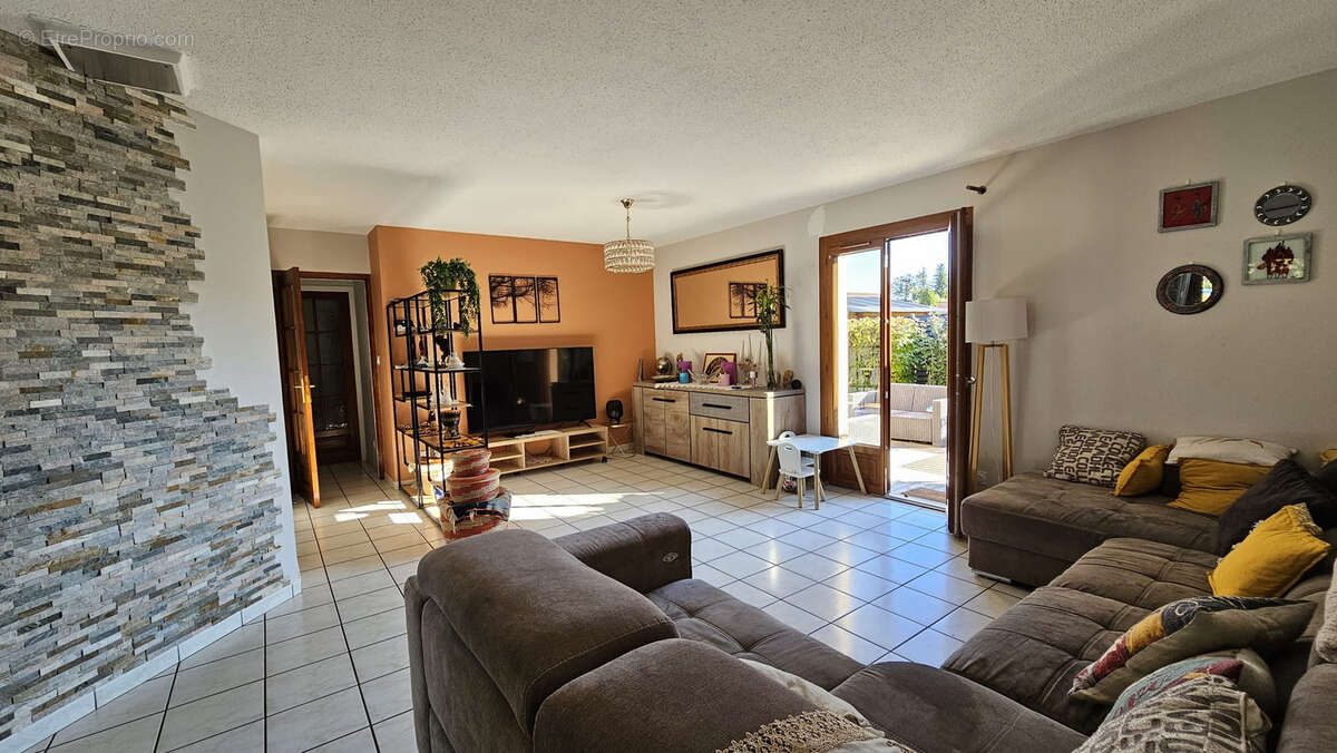 Maison à ARPAJON-SUR-CERE