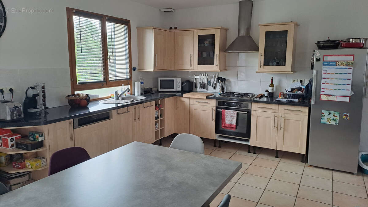 Maison à LA CELLE-SAINT-CYR