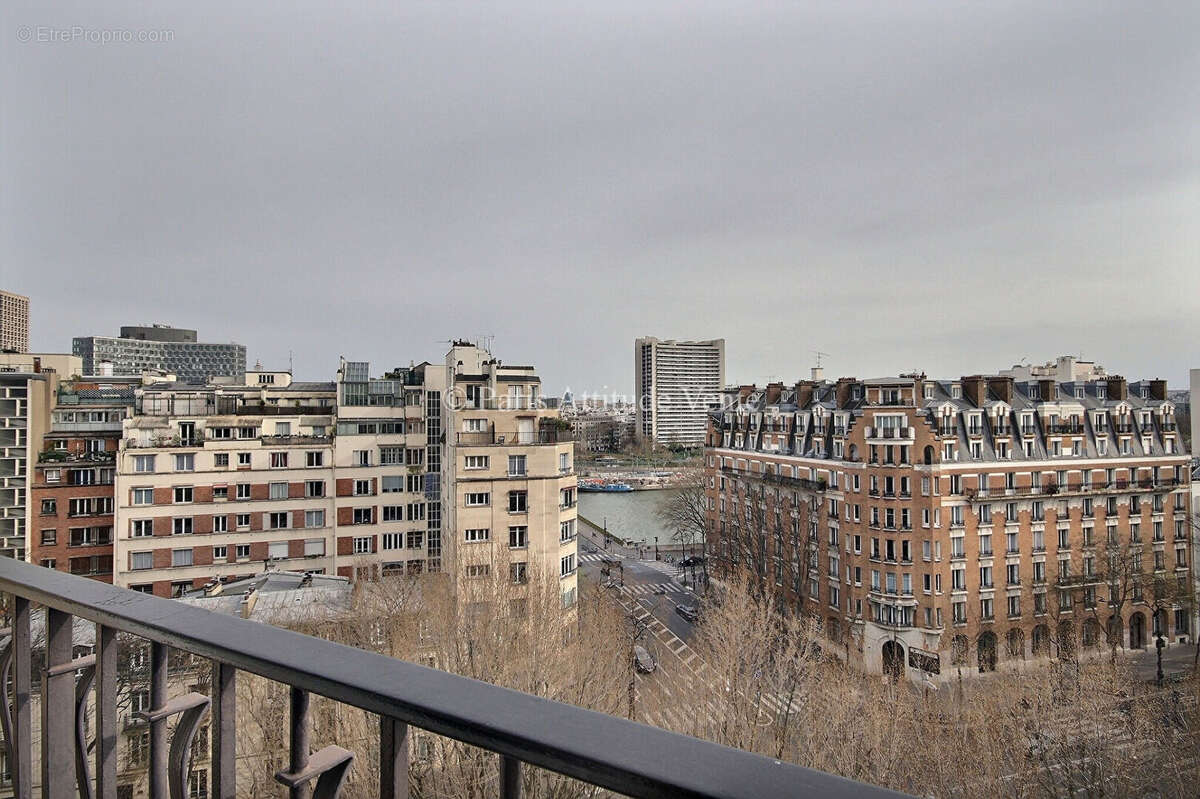 Appartement à PARIS-16E