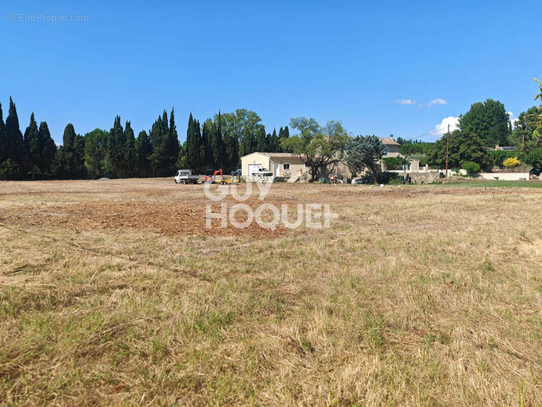 Terrain à L&#039;ISLE-SUR-LA-SORGUE