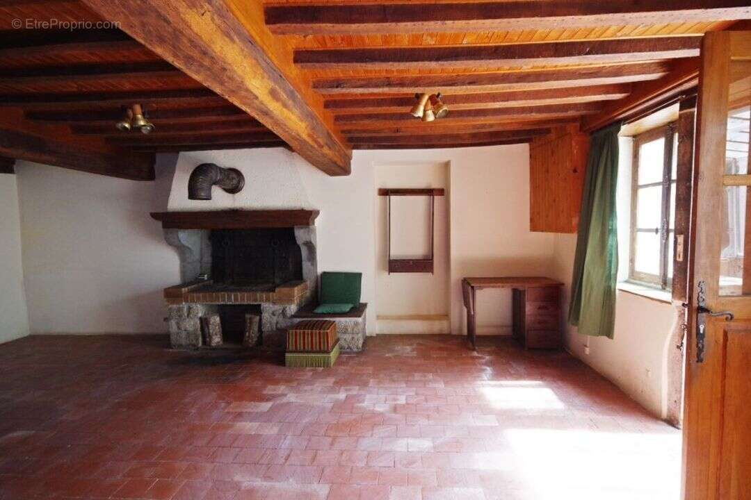 Maison à BARD-LE-REGULIER