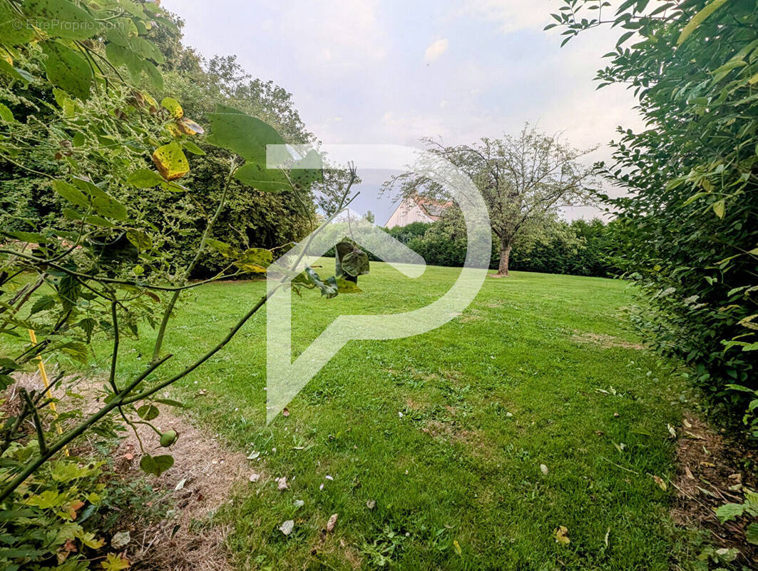 Terrain à LE COUDRAY-SUR-THELLE