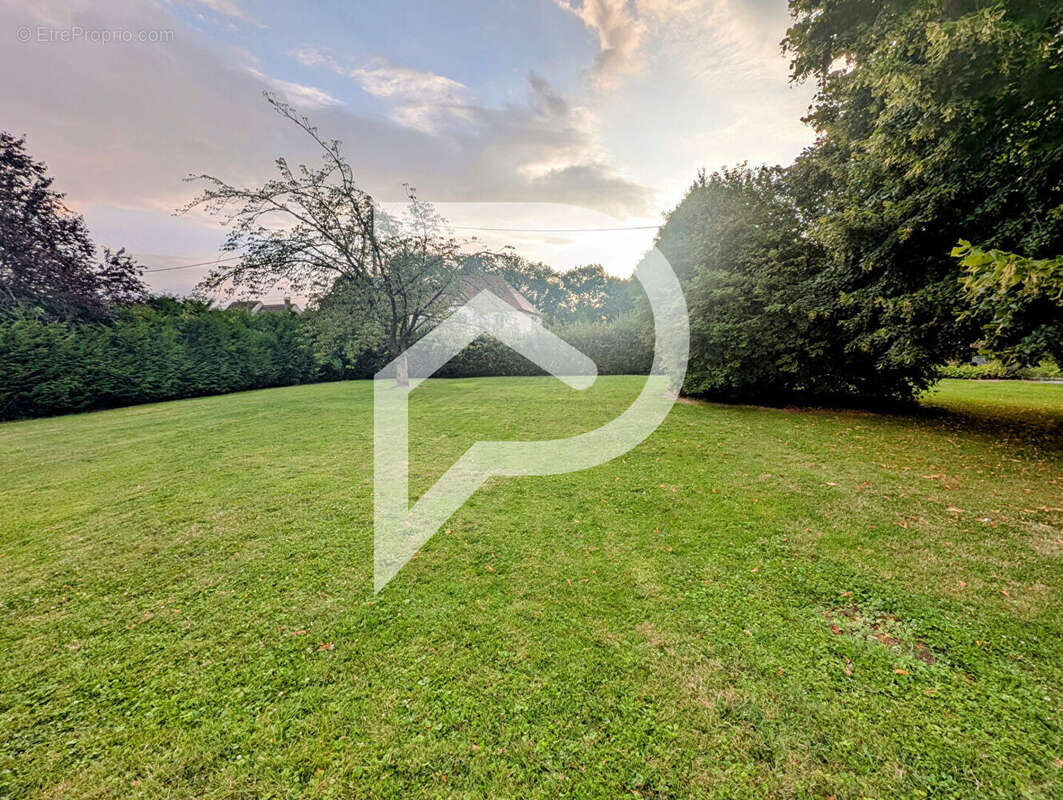 Terrain à LE COUDRAY-SUR-THELLE