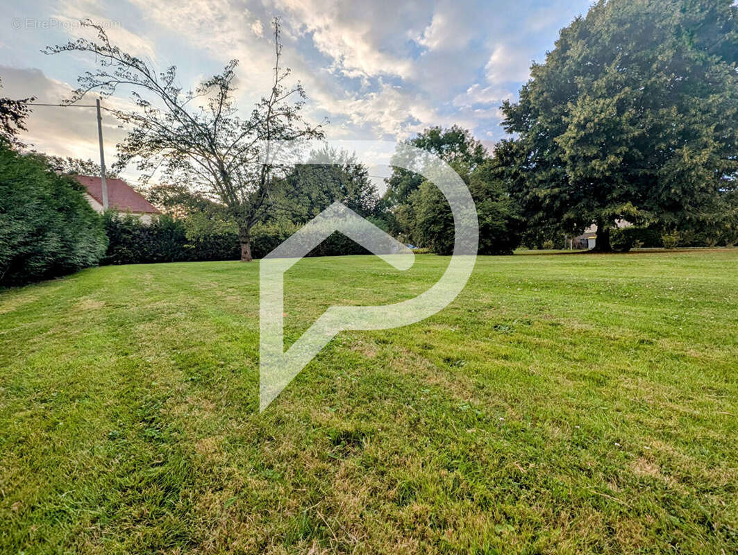 Terrain à LE COUDRAY-SUR-THELLE