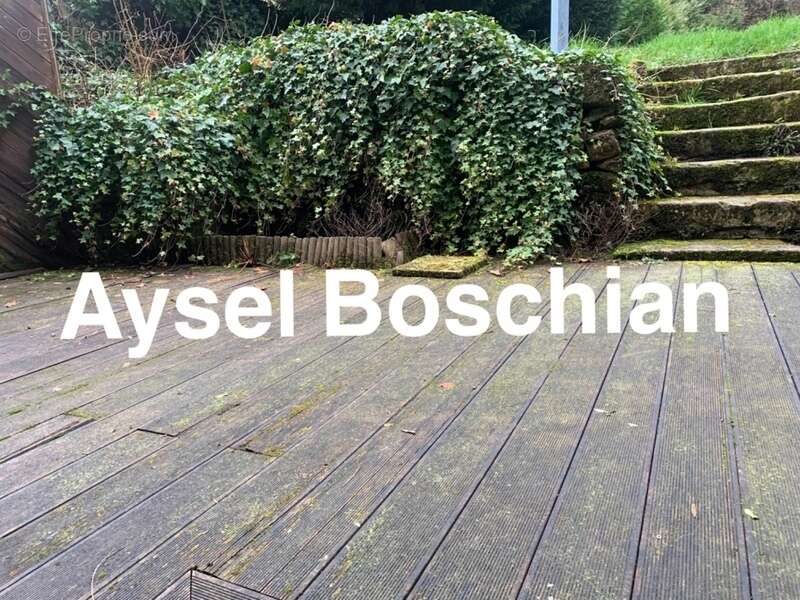 Maison à VIVIERS-SUR-CHIERS