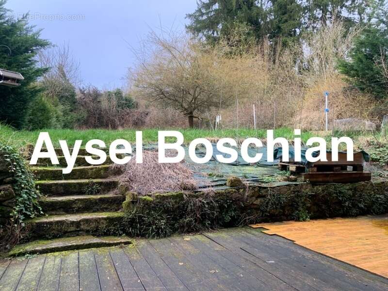 Maison à VIVIERS-SUR-CHIERS