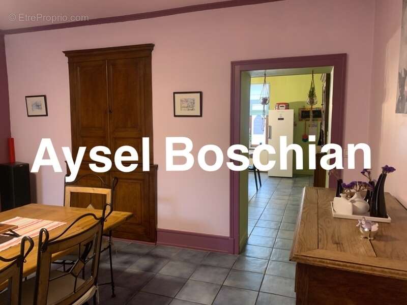 Maison à VIVIERS-SUR-CHIERS