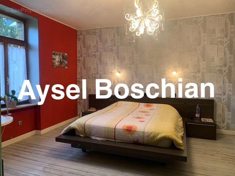 Maison à VIVIERS-SUR-CHIERS