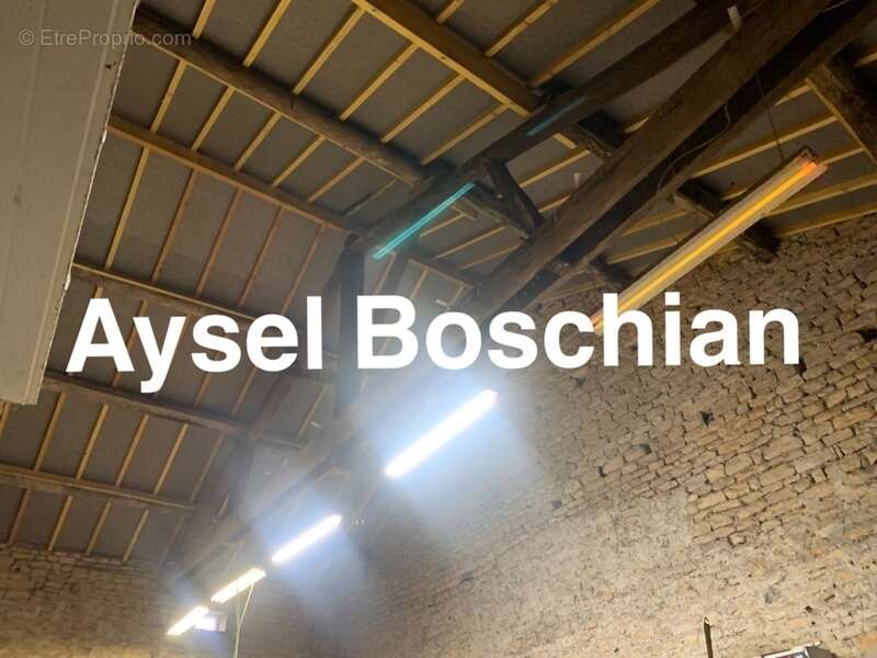 Maison à VIVIERS-SUR-CHIERS