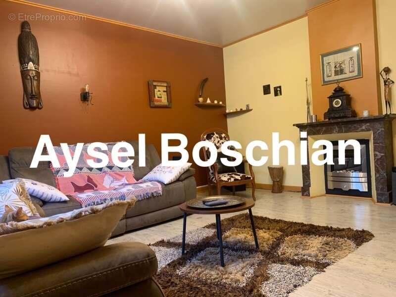 Maison à VIVIERS-SUR-CHIERS