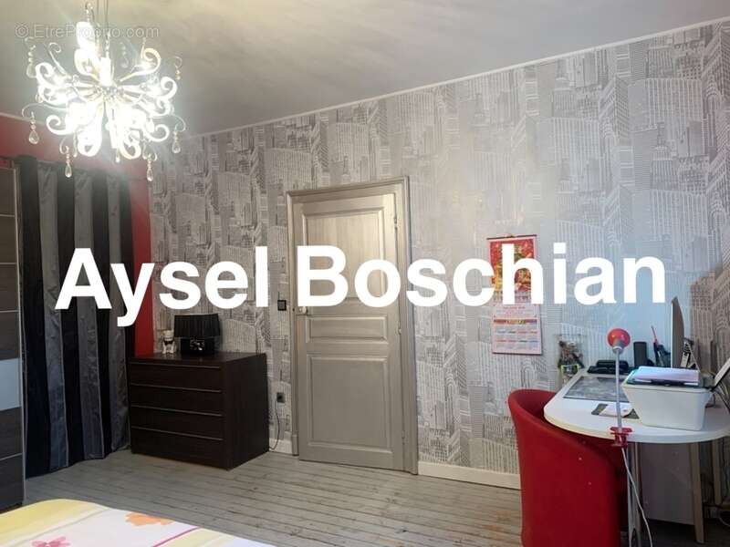 Maison à VIVIERS-SUR-CHIERS