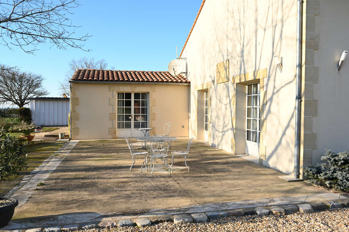 Maison à MONTPON-MENESTEROL