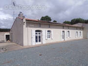 Maison à LA GRIPPERIE-SAINT-SYMPHORIEN