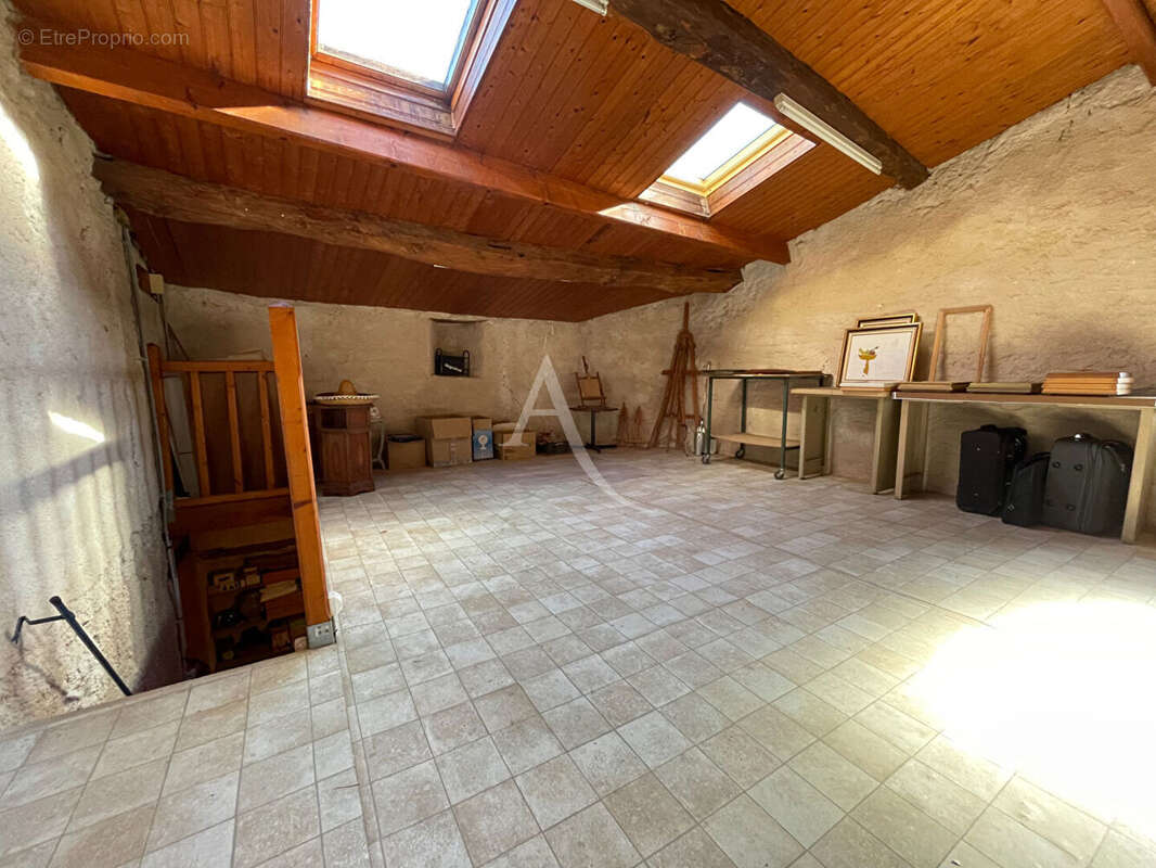 Maison à LA GRIPPERIE-SAINT-SYMPHORIEN