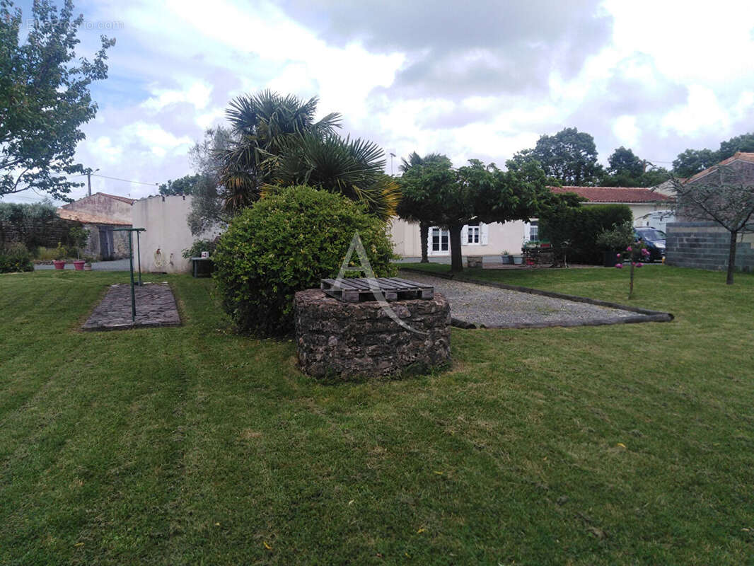 Maison à LA GRIPPERIE-SAINT-SYMPHORIEN