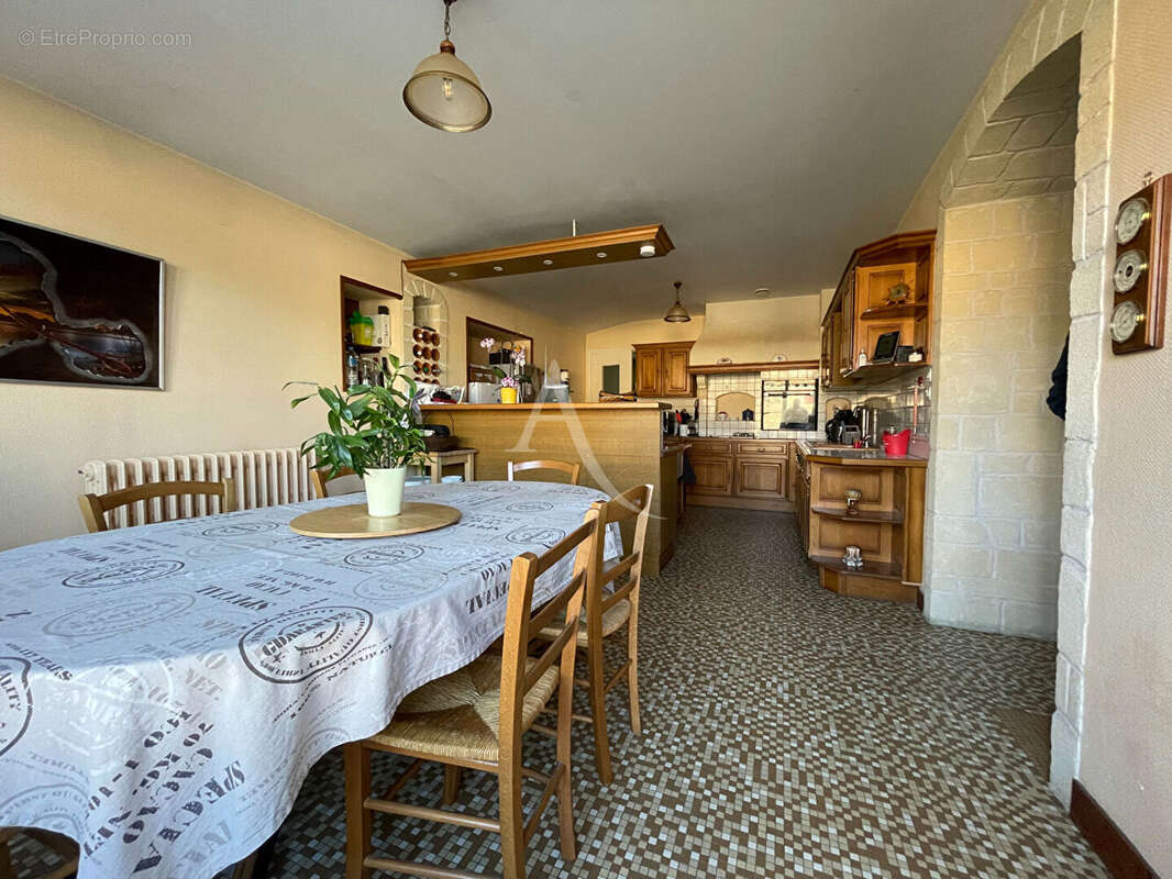 Maison à LA GRIPPERIE-SAINT-SYMPHORIEN