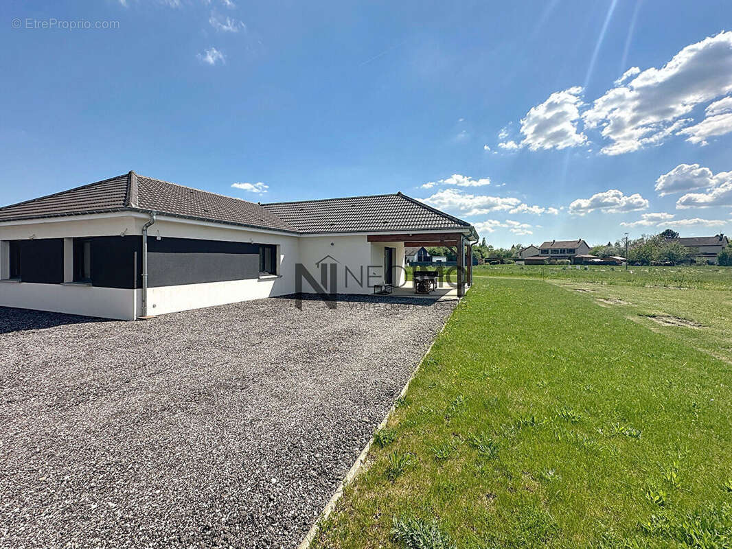 Maison à LIFFOL-LE-GRAND