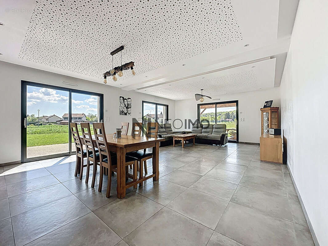 Maison à LIFFOL-LE-GRAND