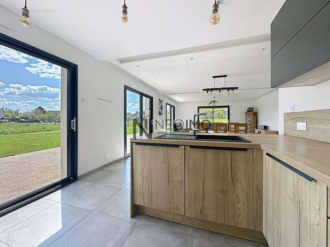 Maison à LIFFOL-LE-GRAND