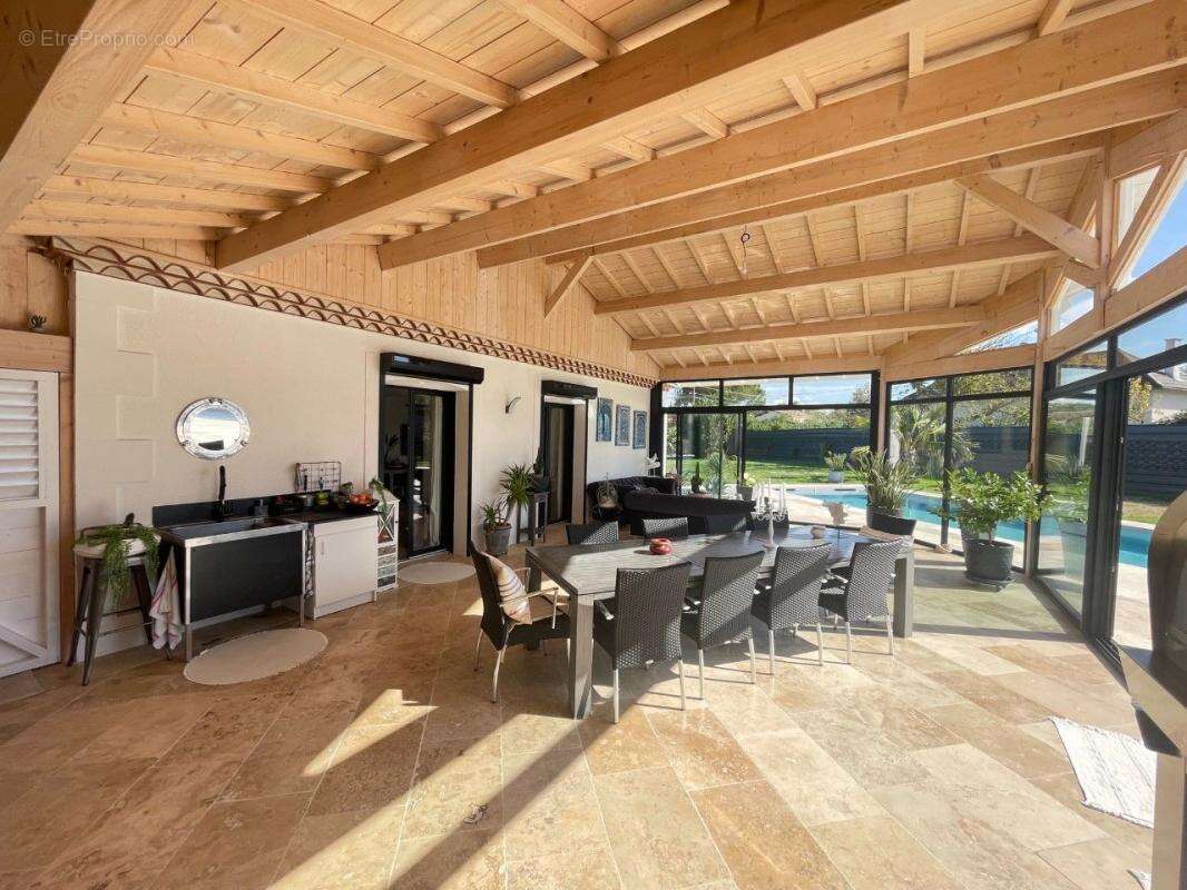 Maison à CHAMPCEVINEL