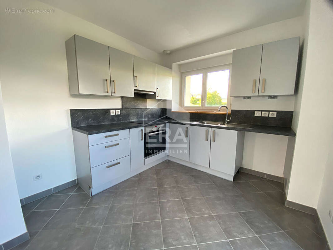 Appartement à POISY