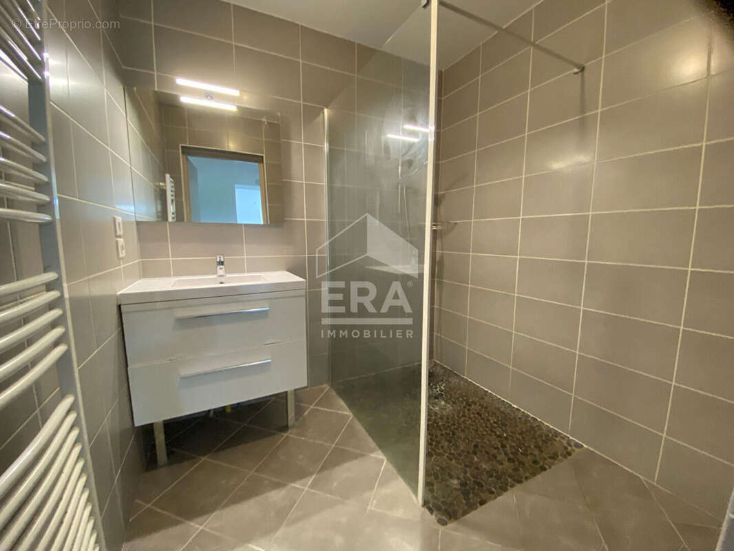 Appartement à POISY