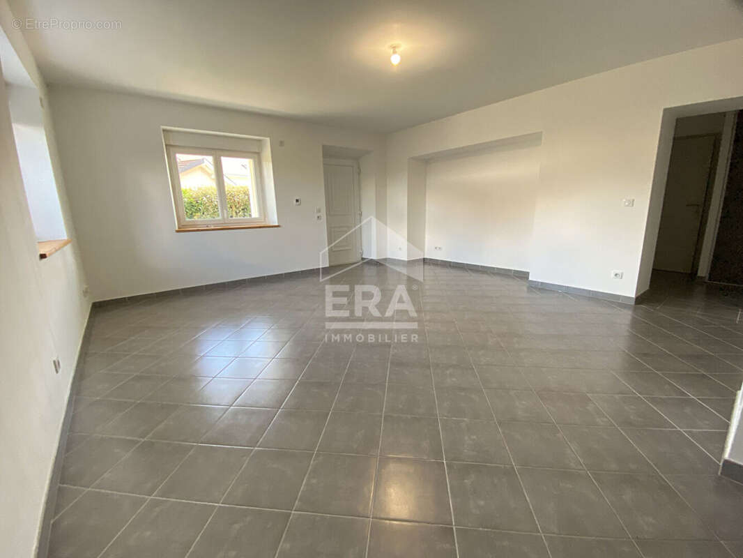 Appartement à POISY