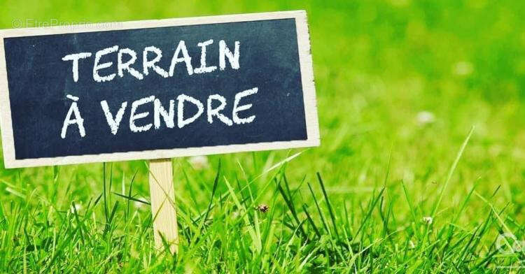 Terrain à VALFRAMBERT