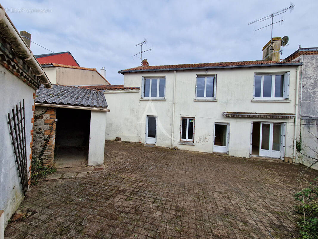 Maison à ROCHESERVIERE