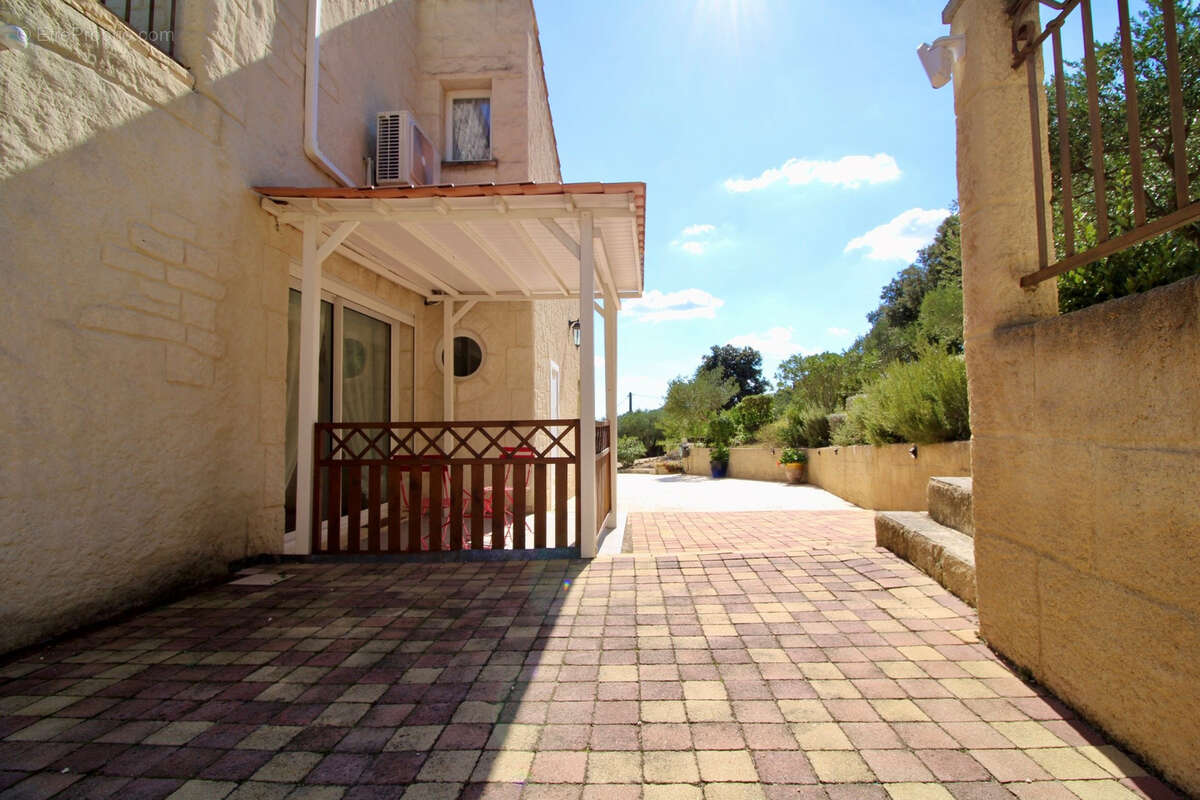 Maison à BELLEGARDE