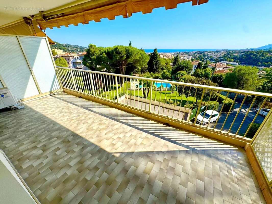 Appartement à LE CANNET