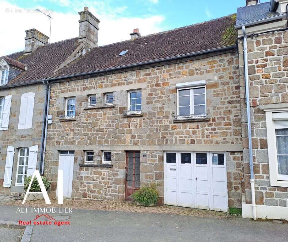 Maison à LA LANDE-DE-LOUGE