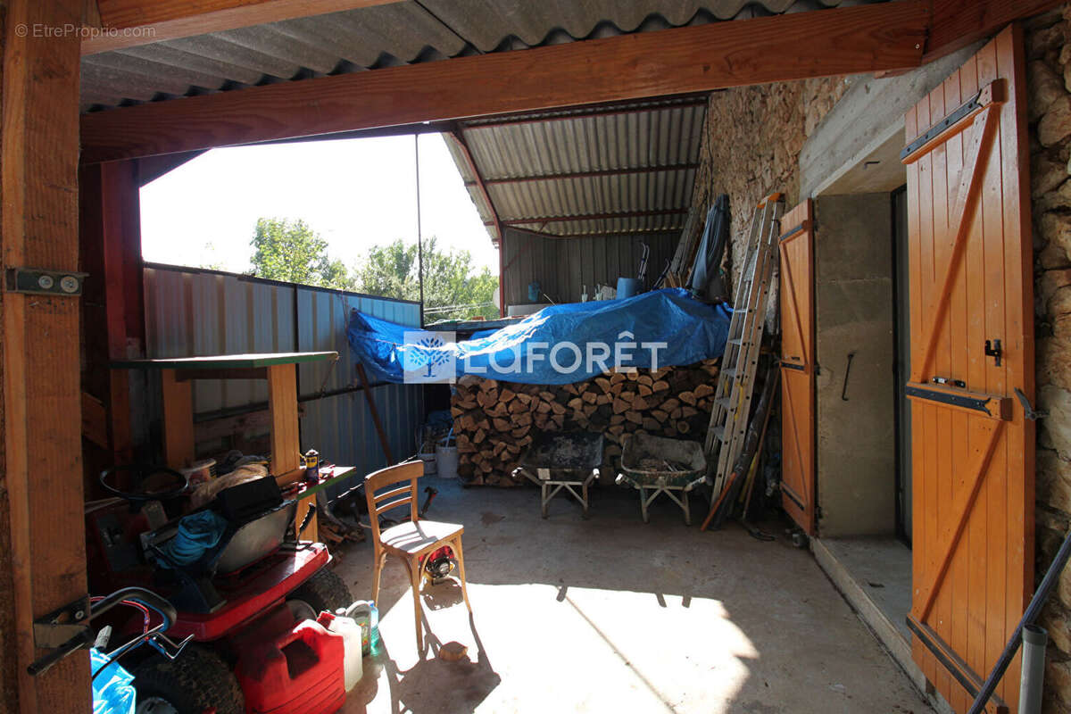 Maison à CONDAT-SUR-TRINCOU